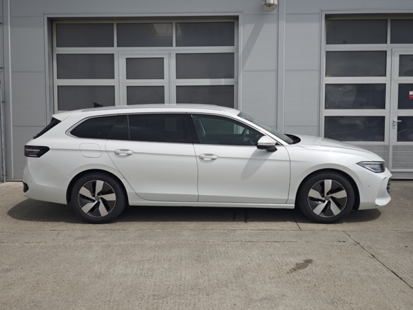 Volkswagen Passat Variant Elegance DSG 2,0 TDI 110kW 9