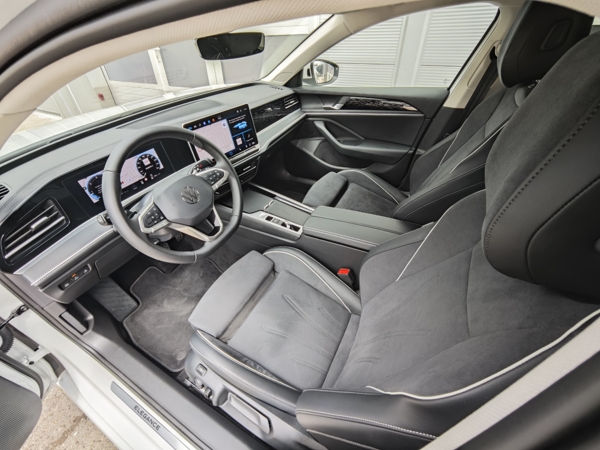 Volkswagen Passat Variant Elegance DSG 2,0 TDI 110kW 10