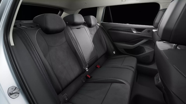 Volkswagen Passat Variant Elegance DSG 2,0 TDI 110kW 5