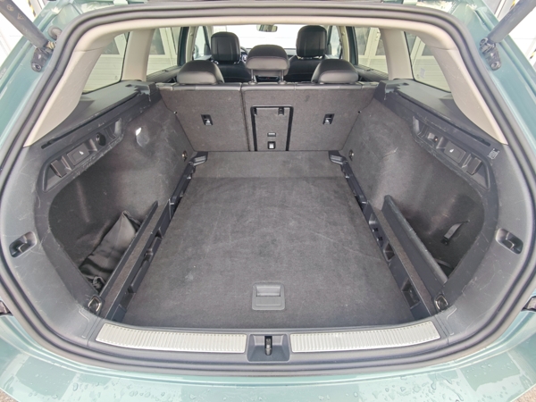 Volkswagen Passat Variant Elegance DSG 2,0 TDI 110kW 37