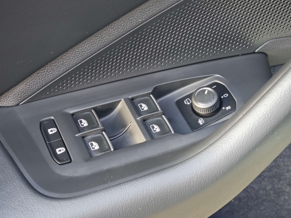 Volkswagen Passat Variant Elegance DSG 2,0 TDI 110kW 34