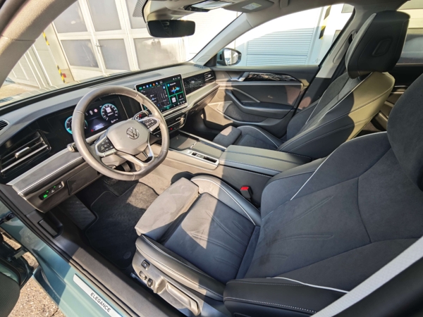 Volkswagen Passat Variant Elegance DSG 2,0 TDI 110kW 10