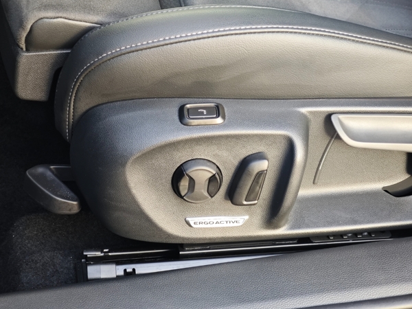 Volkswagen Passat Variant Elegance DSG 2,0 TDI 110kW 32