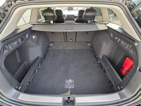 Volkswagen Passat Variant Elegance DSG 2,0 TDI 110kW 36