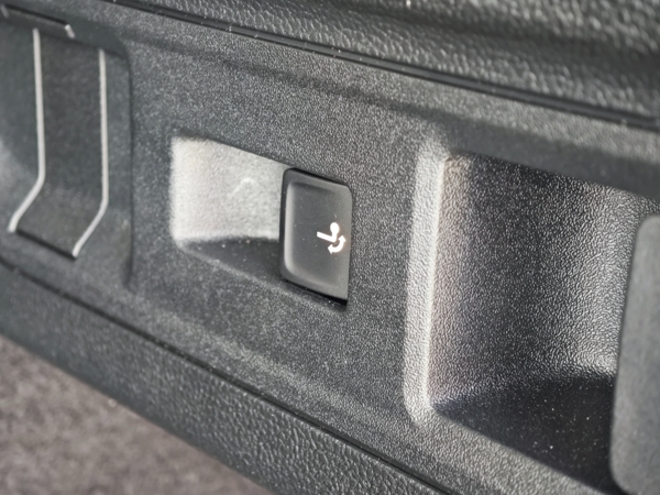 Volkswagen Passat Variant Elegance DSG 2,0 TDI 110kW 38