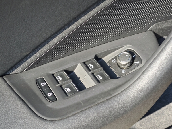 Volkswagen Passat Variant Elegance DSG 2,0 TDI 110kW 31