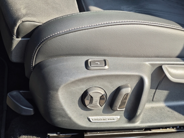 Volkswagen Passat Variant Elegance DSG 2,0 TDI 110kW 33