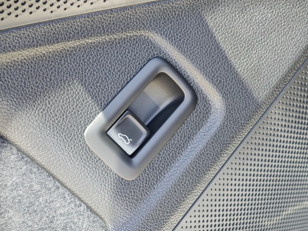 Volkswagen Passat Variant Elegance DSG 2,0 TDI 110kW 32