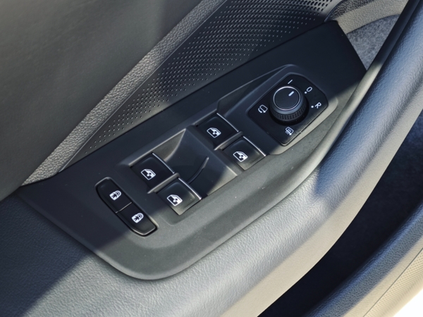 Volkswagen Passat Variant Elegance DSG 2,0 TDI 110kW 31