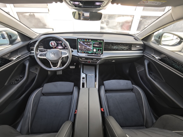 Volkswagen Passat Variant Elegance DSG 2,0 TDI 110kW 11