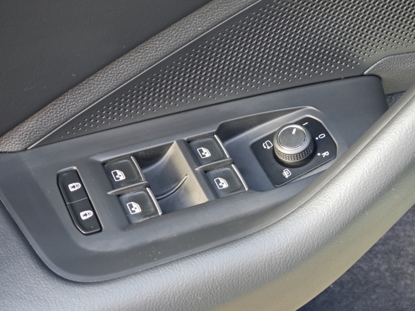 Volkswagen Passat Variant Elegance DSG 2,0 TDI 110kW 34