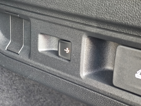 Volkswagen Passat Variant Elegance DSG 2,0 TDI 110kW 40