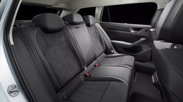 Volkswagen Passat Variant Elegance DSG 2,0 TDI 110kW 5