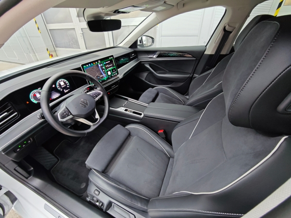 Volkswagen Passat Variant Elegance DSG 2,0 TDI 110kW 10