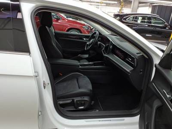 Volkswagen Passat Variant Elegance DSG 2,0 TDI 110kW 4