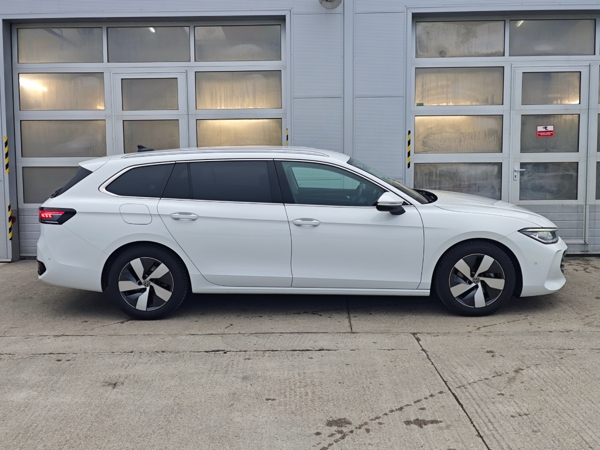 Volkswagen Passat Variant Elegance DSG 2,0 TDI 110kW 9