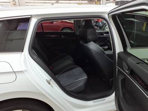 Volkswagen Passat Variant Elegance DSG 2,0 TDI 110kW 5