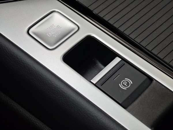 Volkswagen Passat Variant R - Line 4Motion DSG 2,0 TDI 142kW 33