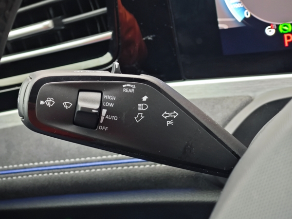 Volkswagen Passat Variant R - Line 4Motion DSG 2,0 TDI 142kW 34