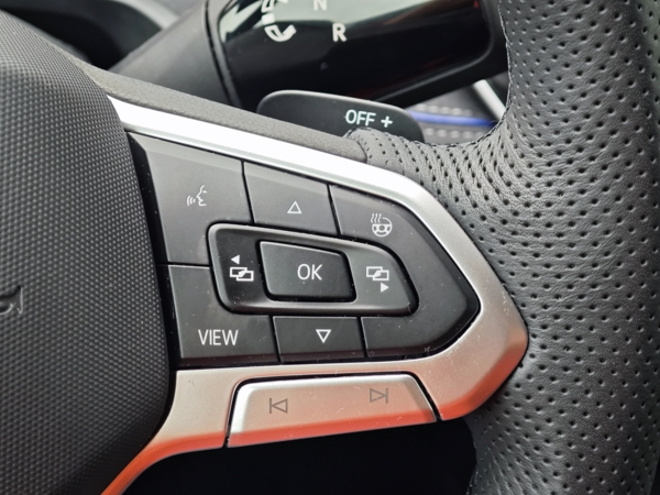 Volkswagen Passat Variant R - Line 4Motion DSG 2,0 TDI 142kW 37