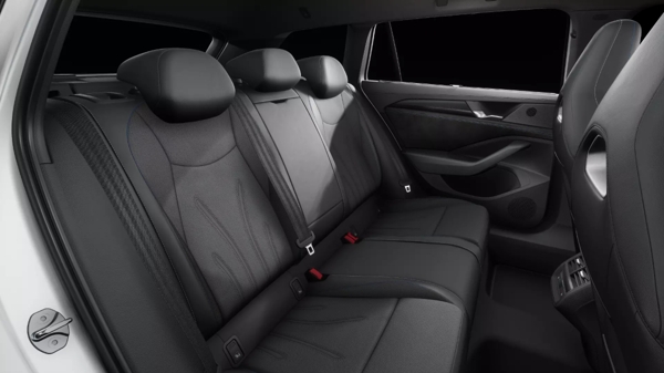 Volkswagen Passat Variant R - Line 4Motion DSG 2,0 TDI 142kW 8