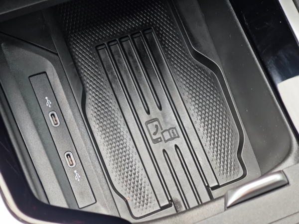 Volkswagen Passat Variant R - Line 4Motion DSG 2,0 TDI 142kW 32