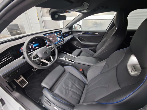 Volkswagen Passat Variant R - Line 4Motion DSG 2,0 TDI 142kW 11