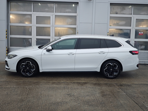 Volkswagen Passat Variant R - Line 4Motion DSG 2,0 TDI 142kW 9