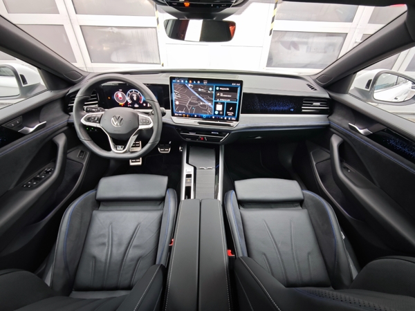 Volkswagen Passat Variant R - Line 4Motion DSG 2,0 TDI 142kW 14