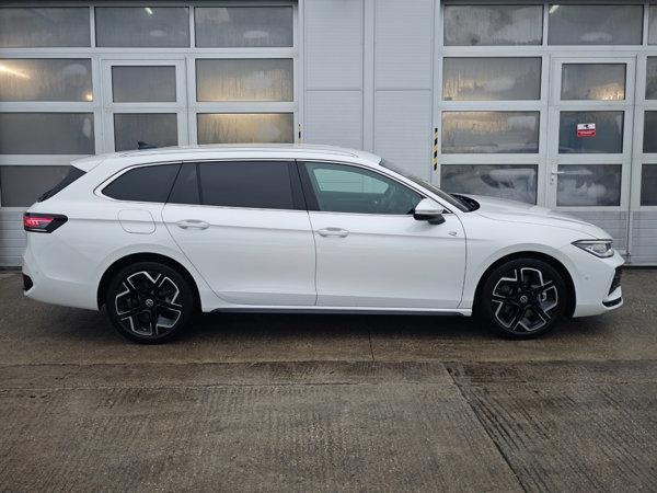 Volkswagen Passat Variant R - Line 4Motion DSG 2,0 TDI 142kW 10