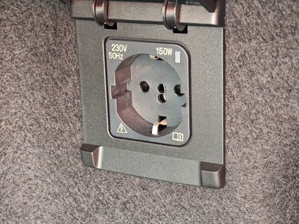 Volkswagen Passat Variant R - Line 4Motion DSG 2,0 TDI 142kW 44