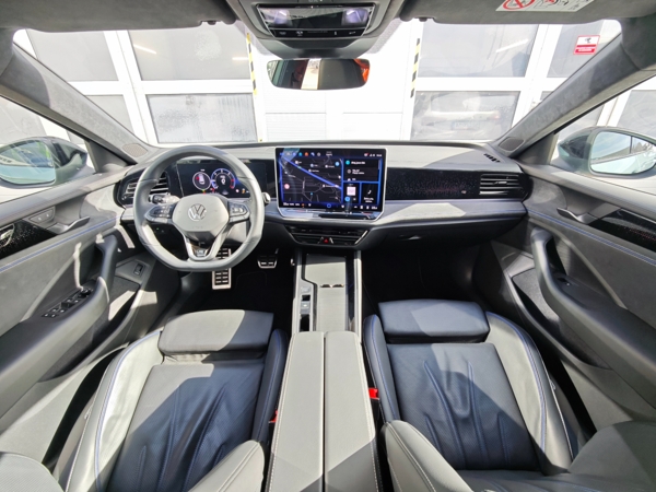 Volkswagen Passat Variant R - Line 4Motion DSG 2,0 TDI 142kW 3