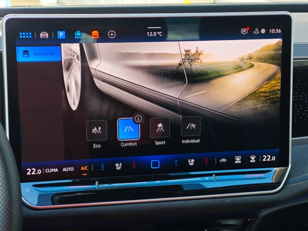 Volkswagen Passat Variant R - Line 4Motion DSG 2,0 TDI 142kW 19