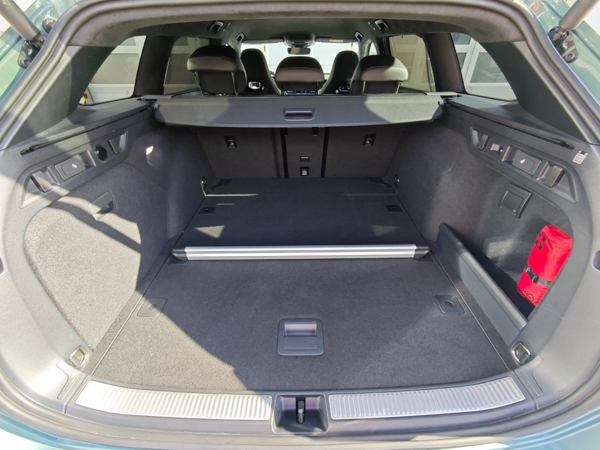 Volkswagen Passat Variant R - Line 4Motion DSG 2,0 TDI 142kW 42