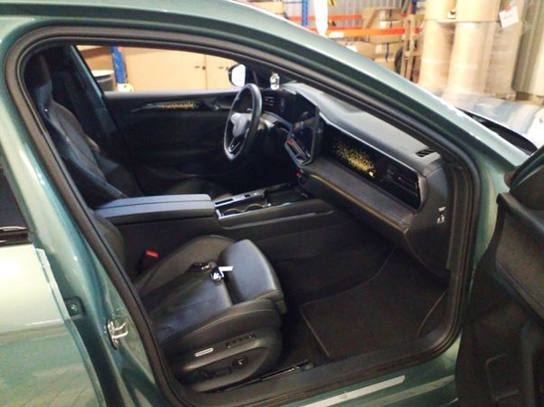 Volkswagen Passat Variant R - Line 4Motion DSG 2,0 TDI 142kW 6