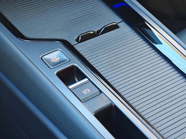 Volkswagen Passat Variant R - Line 4Motion DSG 2,0 TDI 142kW 31