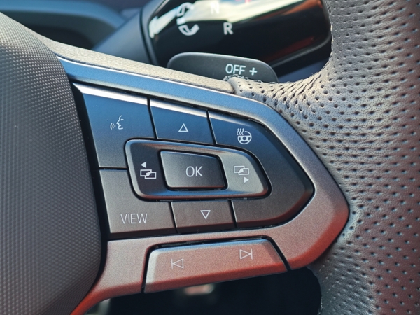 Volkswagen Passat Variant R - Line 4Motion DSG 2,0 TDI 142kW 35