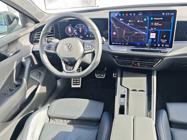 Volkswagen Passat Variant R - Line 4Motion DSG 2,0 TDI 142kW 13