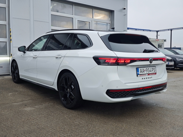 Volkswagen Passat Variant R - Line 4Motion DSG 2,0 TSI 195kW 7