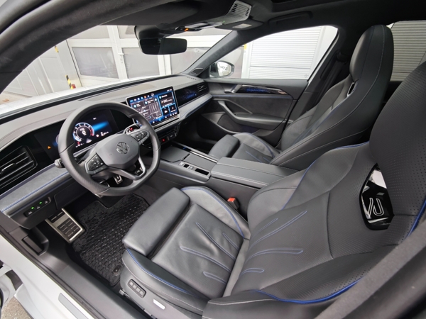 Volkswagen Passat Variant R - Line 4Motion DSG 2,0 TSI 195kW 9