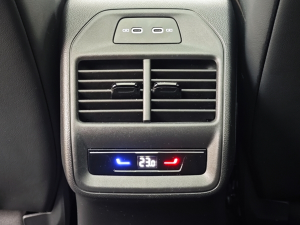 Volkswagen Passat Variant R - Line 4Motion DSG 2,0 TSI 195kW 40