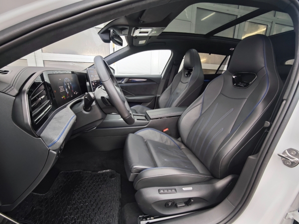 Volkswagen Passat Variant R - Line 4Motion DSG 2,0 TSI 195kW 3