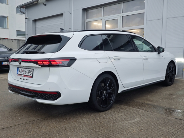Volkswagen Passat Variant R - Line 4Motion DSG 2,0 TSI 195kW 2