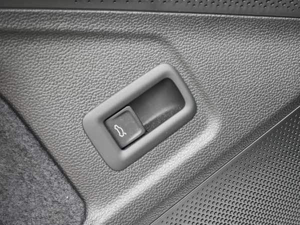 Volkswagen Passat Variant R - Line 4Motion DSG 2,0 TSI 195kW 39