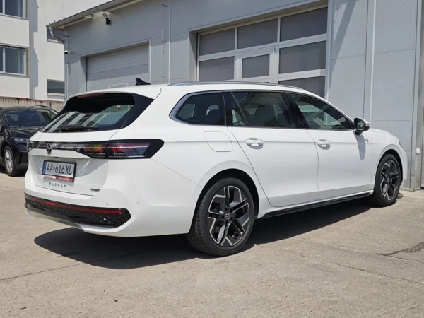 Volkswagen Passat Variant R-Line 4motion DSG 2,0 TDI 142kW 2
