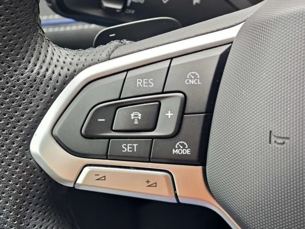 Volkswagen Passat Variant R-Line 4motion DSG 2,0 TDI 142kW 31