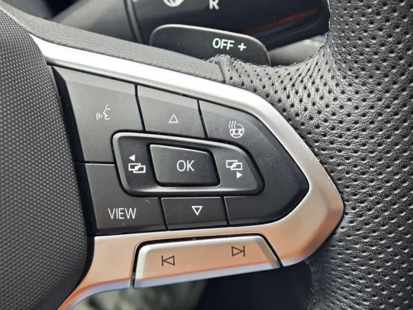 Volkswagen Passat Variant R-Line 4motion DSG 2,0 TDI 142kW 32
