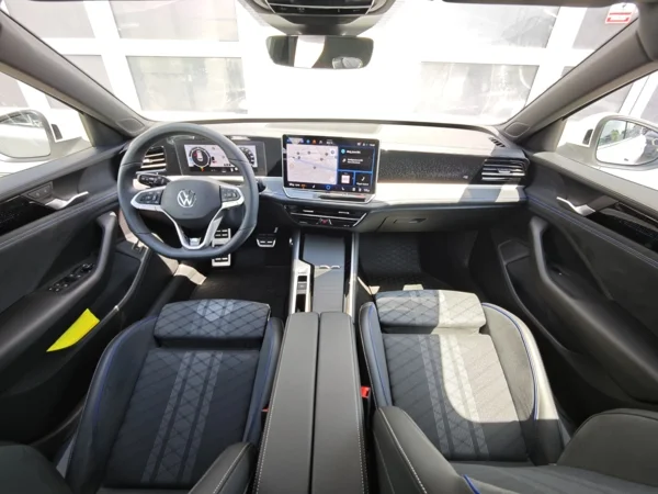 Volkswagen Passat Variant R-Line 4motion DSG 2,0 TDI 142kW 13