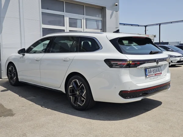 Volkswagen Passat Variant R-Line 4motion DSG 2,0 TDI 142kW 7