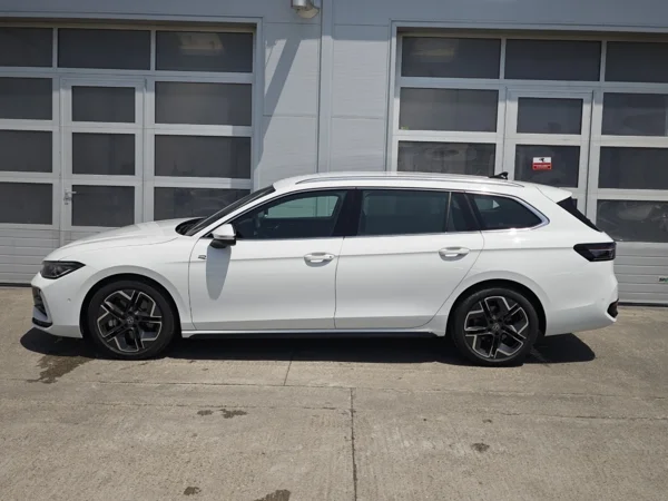 Volkswagen Passat Variant R-Line 4motion DSG 2,0 TDI 142kW 8